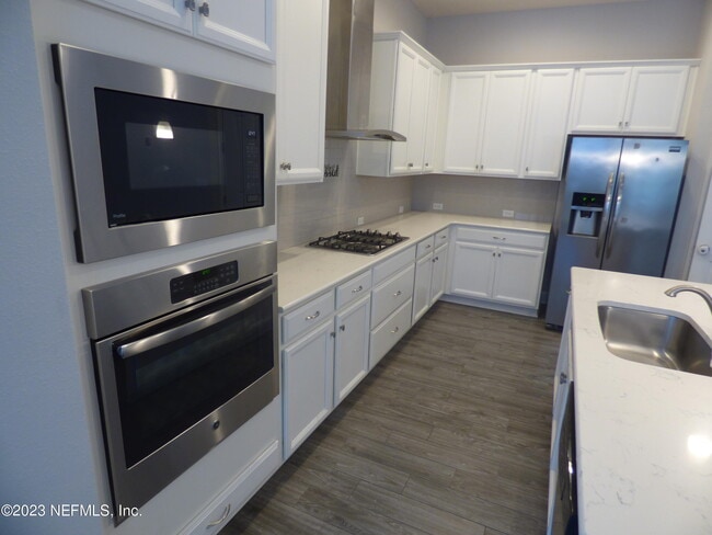 Building Photo - 92 Archwood Dr