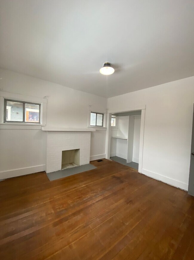 Building Photo - Illinois Duplex