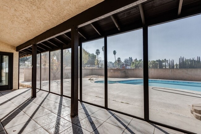 Building Photo - HORSE TRAINERS! MUST SEE HORSE PROPERTY AWESOME ACRAGE 5 ACRES Beautiful Custom 1 story home in W...