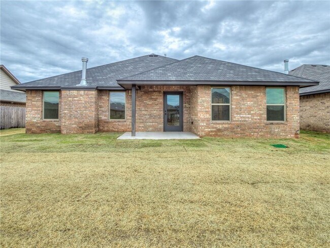 Building Photo - 16705 Monroe Dr
