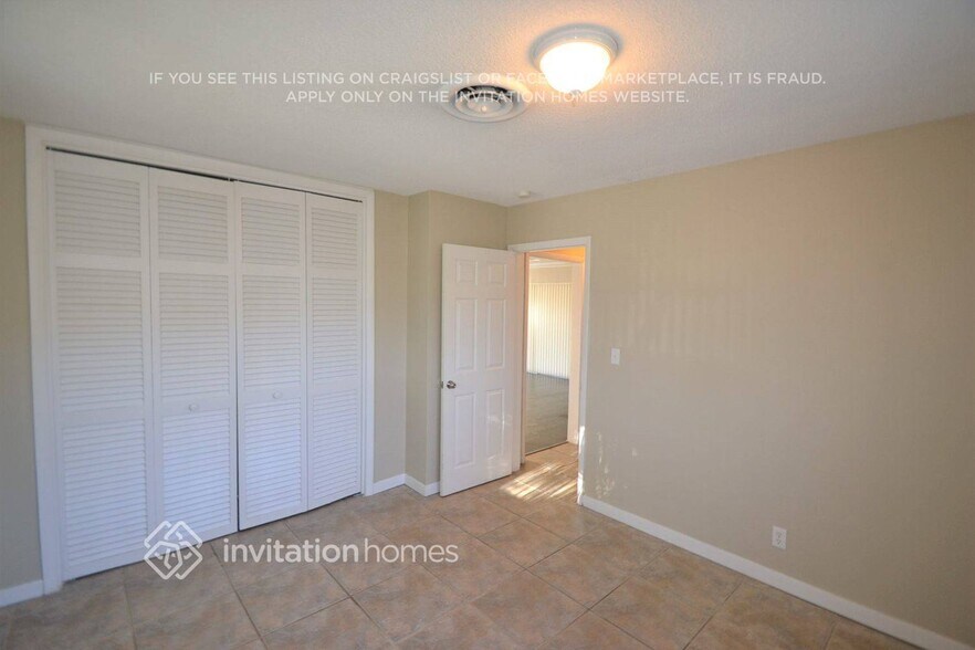 Building Photo - 1501 N 46th Ave