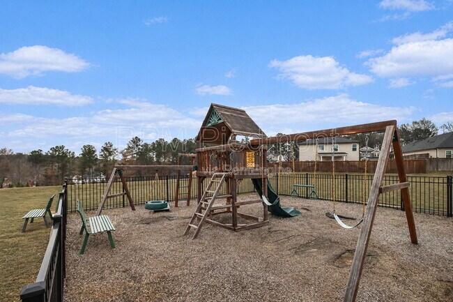 Building Photo - 760 Sara Mdw Rd