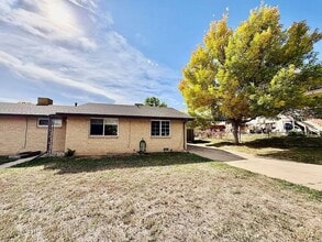 Building Photo - Duplex Unit Now Available!