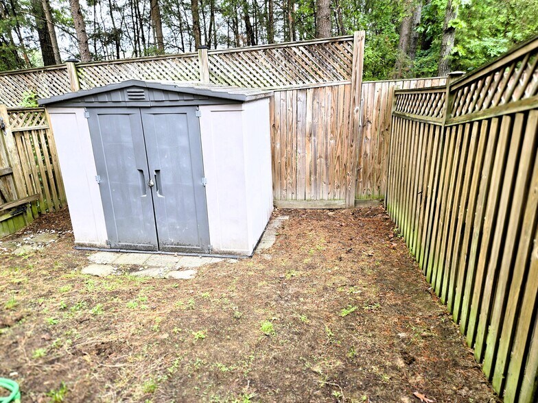 Building Photo - 7832 Canter Ct