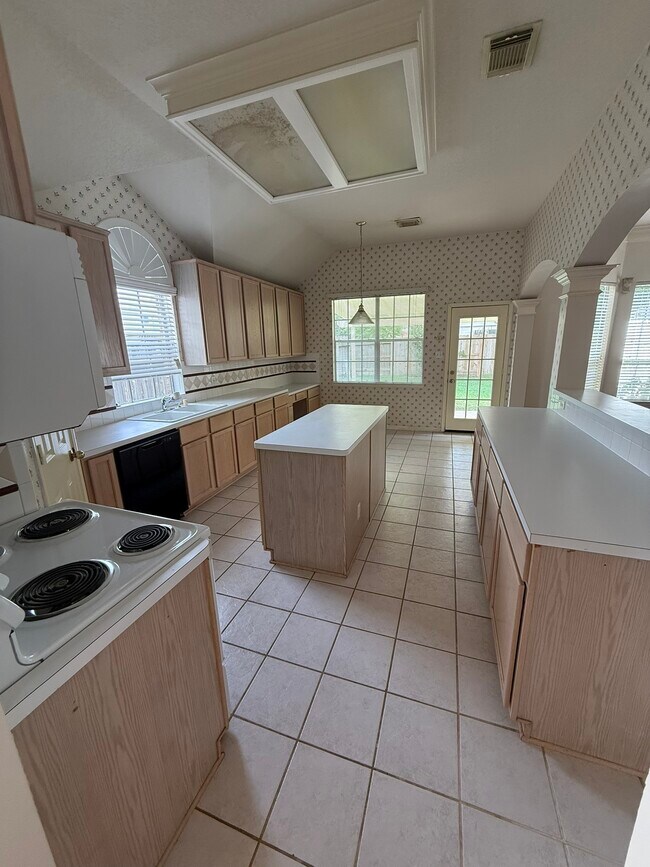 Building Photo - 2315 Glendavon Ln