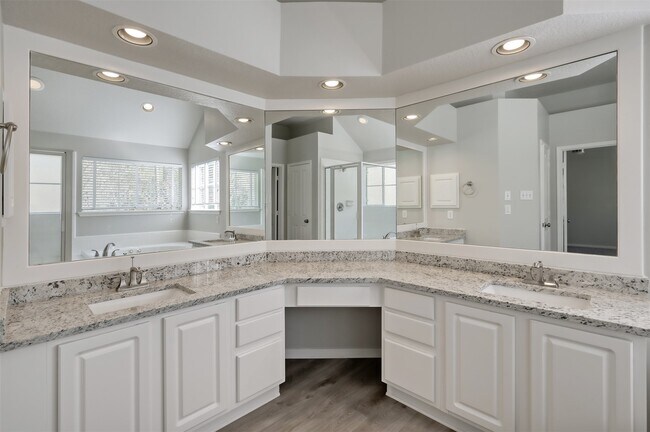 Building Photo - 51 E Greywing Cir