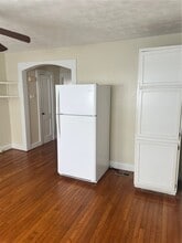 Building Photo - 122 Cedar St