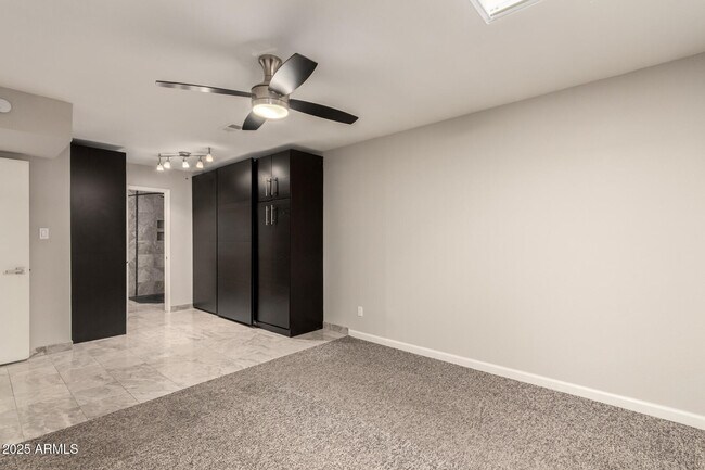 Building Photo - 8212 E Rovey Ave