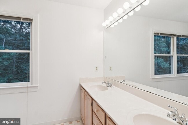 Building Photo - 4427 Brookside Dr