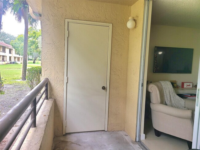 Building Photo - 801 Lyons Rd