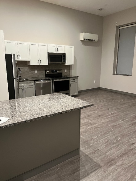 Building Photo - 56 Oak Terrace