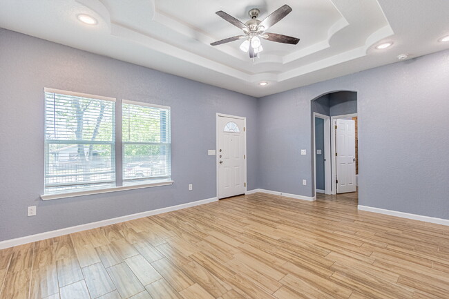 Building Photo - 479 Corliss