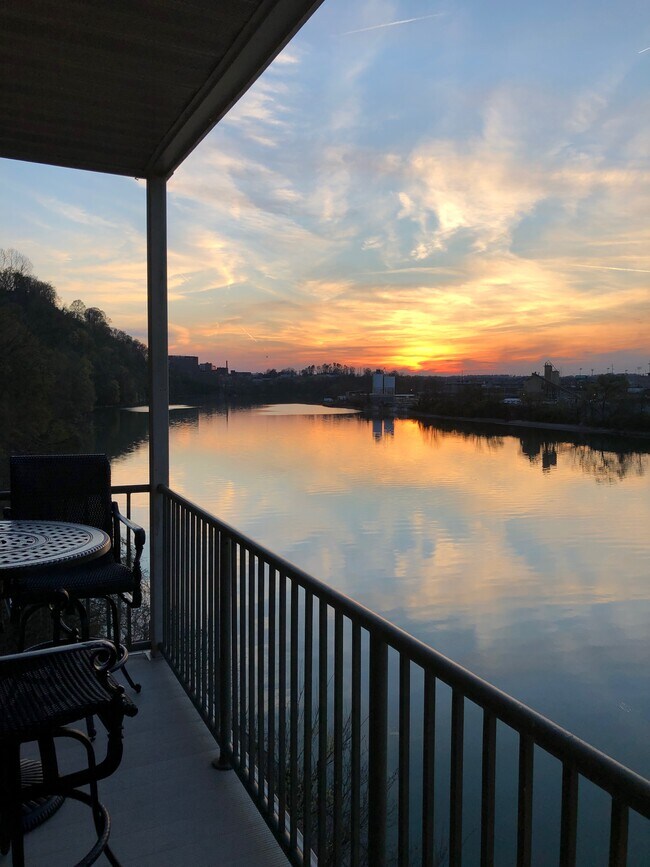 Primary Photo - 3001 River Towne Way