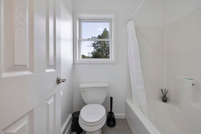 Building Photo - 163 Silver Lake Rd