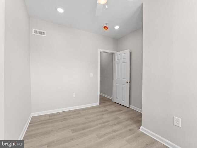Building Photo - 3010 Emerald St
