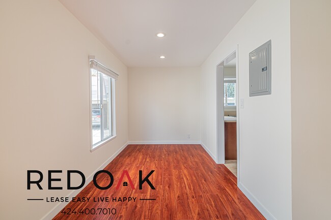 Building Photo - Stunning Two Bedroom with Central Heat & A...