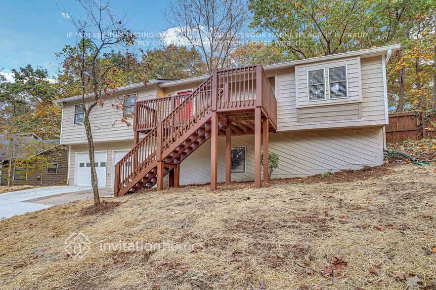 Building Photo - 4040 Maxanne Dr NW