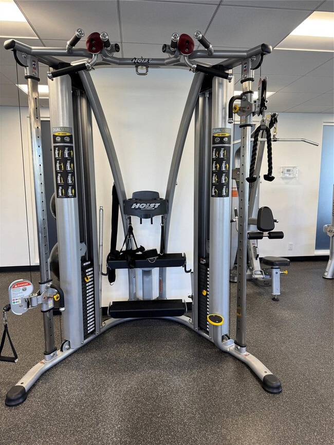 Building Photo - 3015 N Ocean Blvd