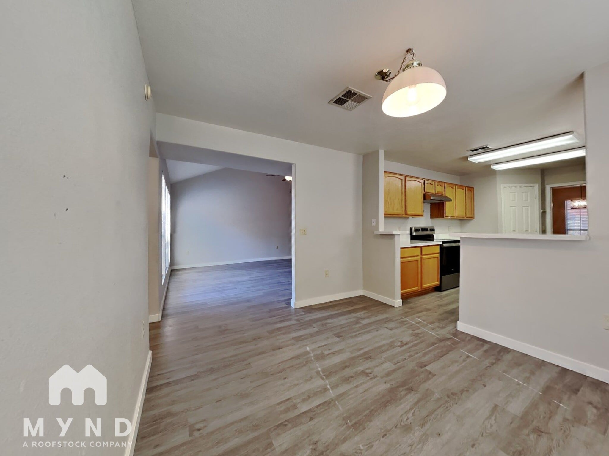 Building Photo - 634 N Quartz St
