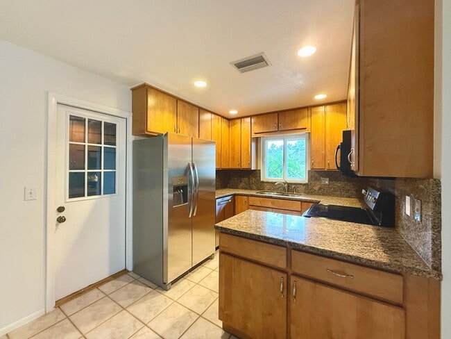Building Photo - Stunning Sarasota Bay View - 3 Bedroom Home