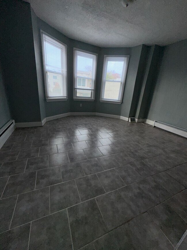 Building Photo - 1721 N Creighton St