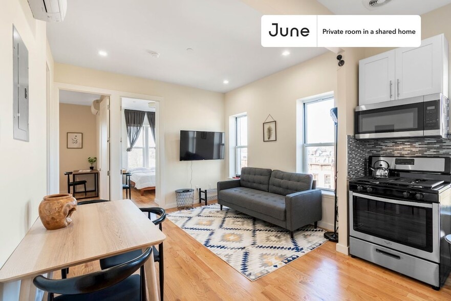 Building Photo - Stylish Private ROOM in Bedford-Stuyvesant