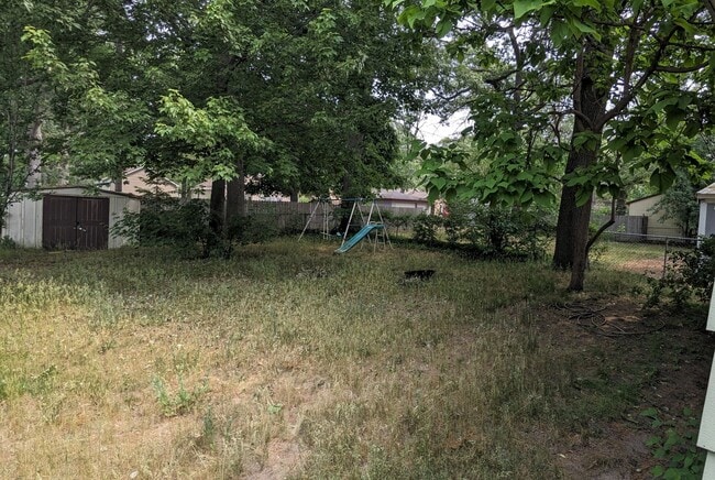 Building Photo - 1264 Flower Ave