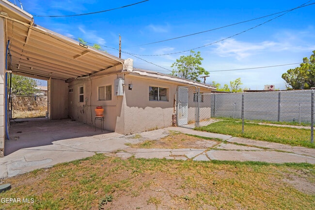 Building Photo - 209 N Seville Dr