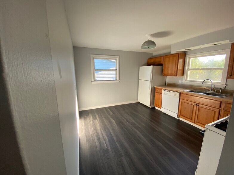 Kitchen - 1326 Westcott St