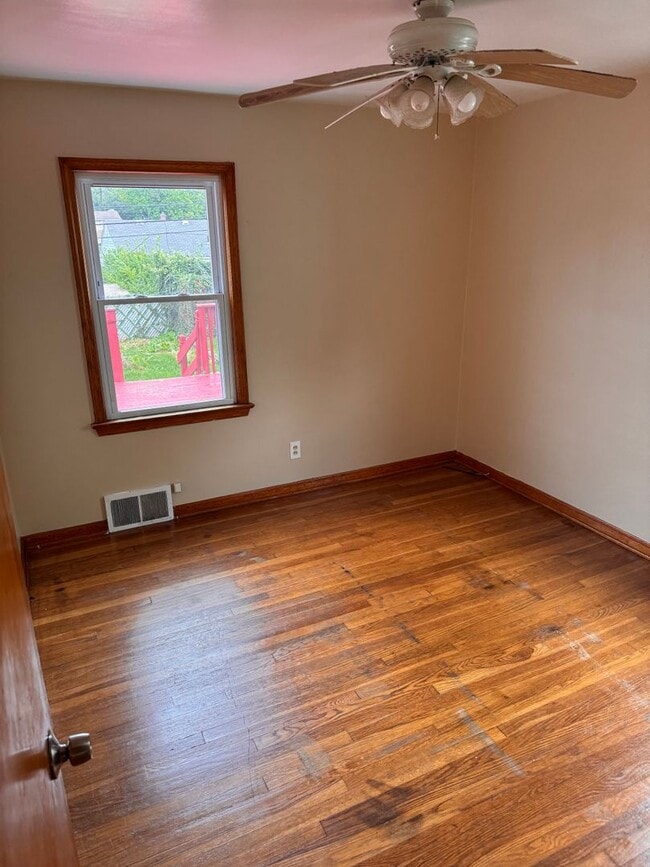 Building Photo - 12405 Reindeer Ave