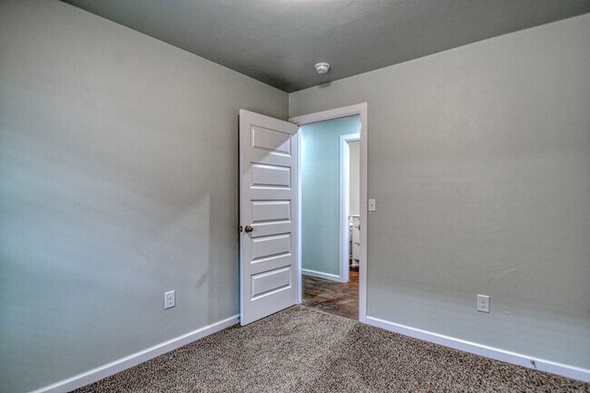 Building Photo - Brand New Construction in Varenna Landing! Storm shelter and lawn care included!