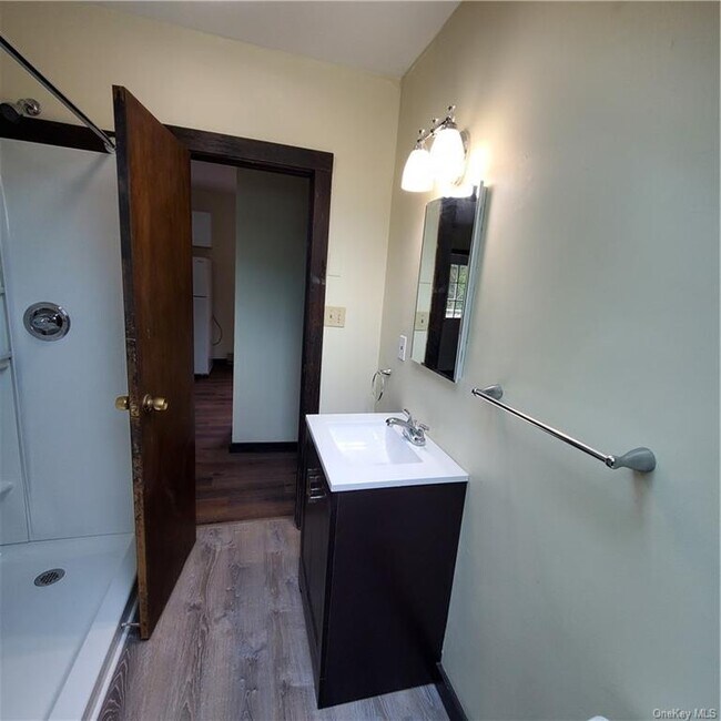 Building Photo - 32 Bircher Ave