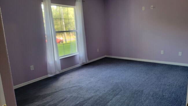 Building Photo - Citrus Springs 4/2/2