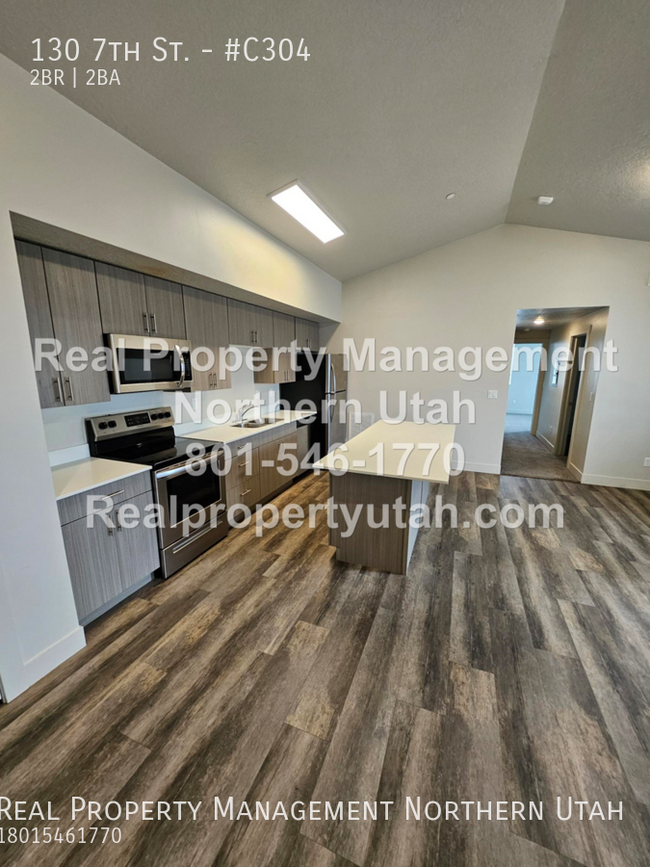 Building Photo - 130 7th St