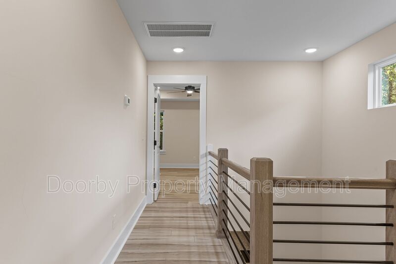 Building Photo - 432 Wayne Ave