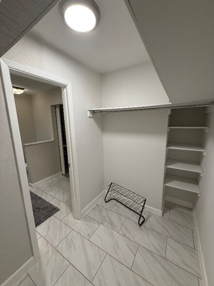 Building Photo - 1504 N Fielder Rd