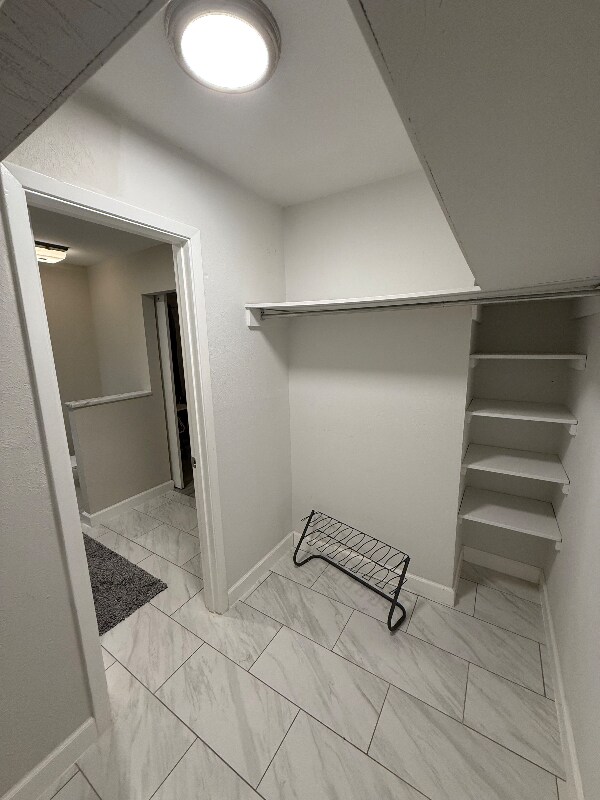 Building Photo - 1504 N Fielder Rd