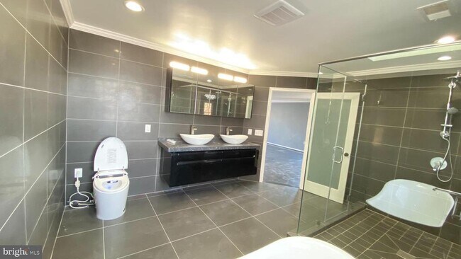 Building Photo - 43861 Hartley Pl