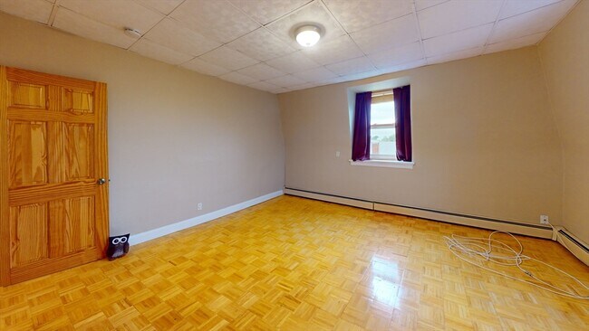 Building Photo - 49 Glenwood Rd