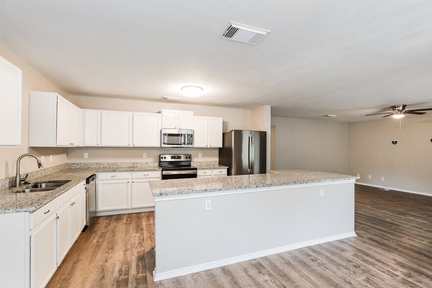 Building Photo - 8138 Cherry Glade