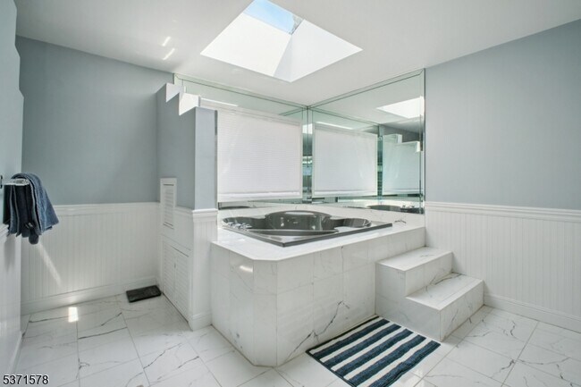 Building Photo - 5 Trombley Dr
