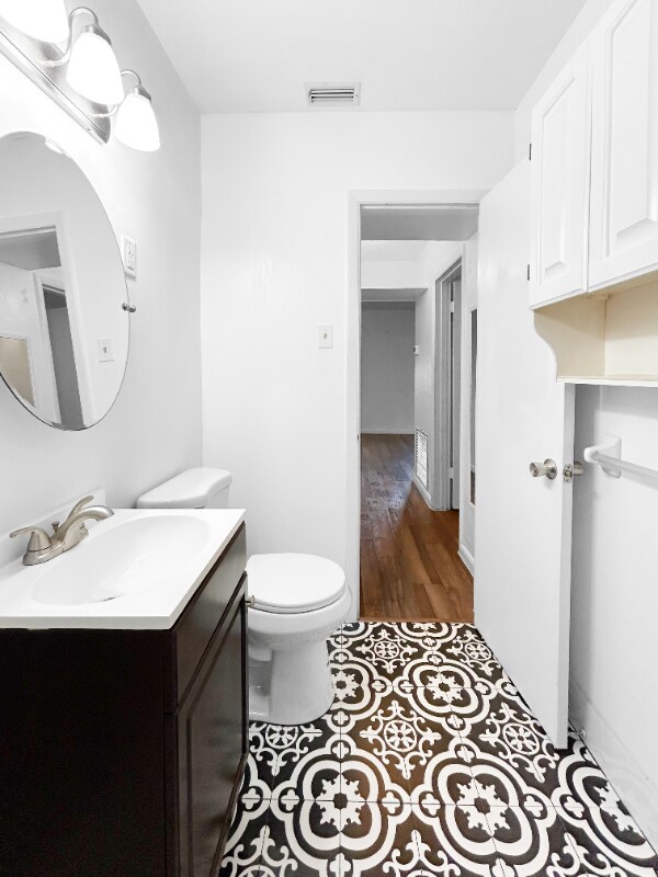 Building Photo - 8405 Aero Ave