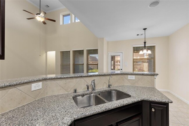 Building Photo - 4855 Palomar Ln