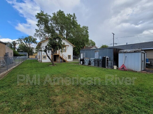 Building Photo - 224 6th St