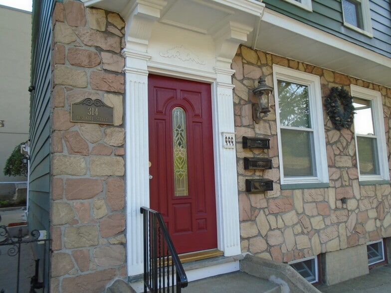Building Photo - 314 Bushkill St