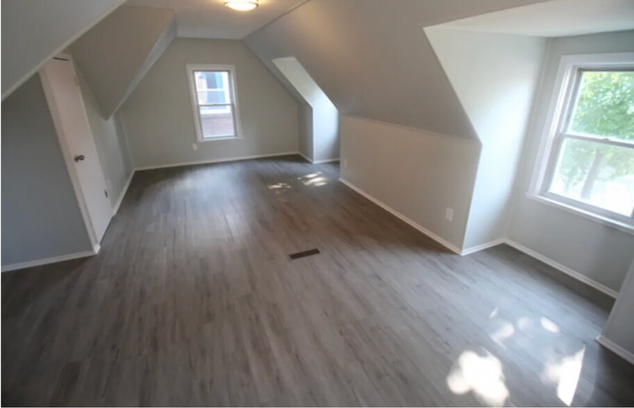 Building Photo - 14511 S Wentworth Ave