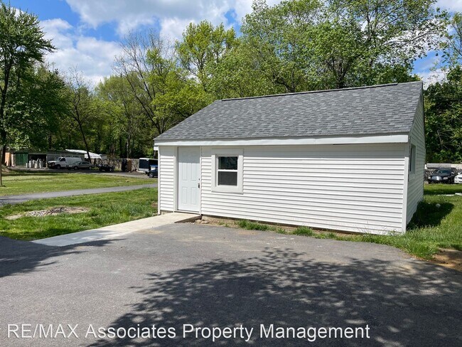 Building Photo - 2 br, 1 bath House - 2042 S College Ave