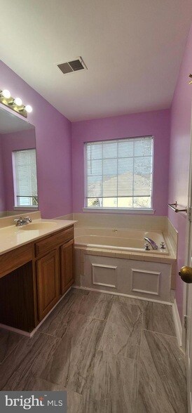 Building Photo - 3001 Cahill Ln