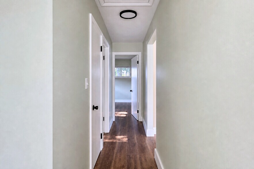 Building Photo - 2514 Ingleside Dr
