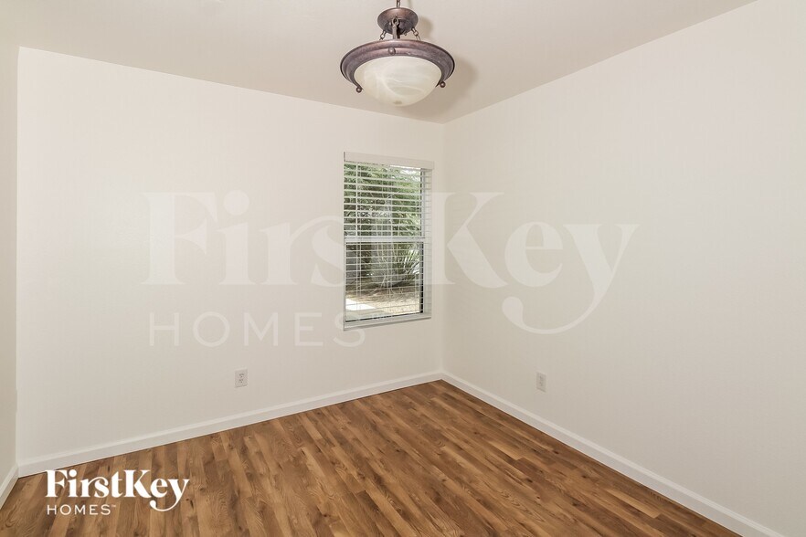 Building Photo - 8470 N Placita De La Manzana